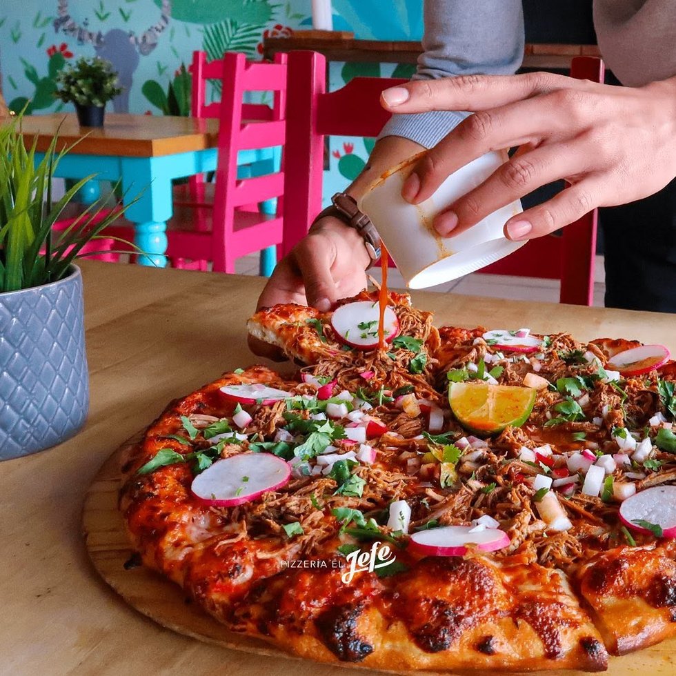 Pizzeria El Jefe La Vaca Flaca Birria Pizza with Consomme.jpg Pizzeria El Jefe La Vaca Flaca Birria Pizza with Consomme.jpg